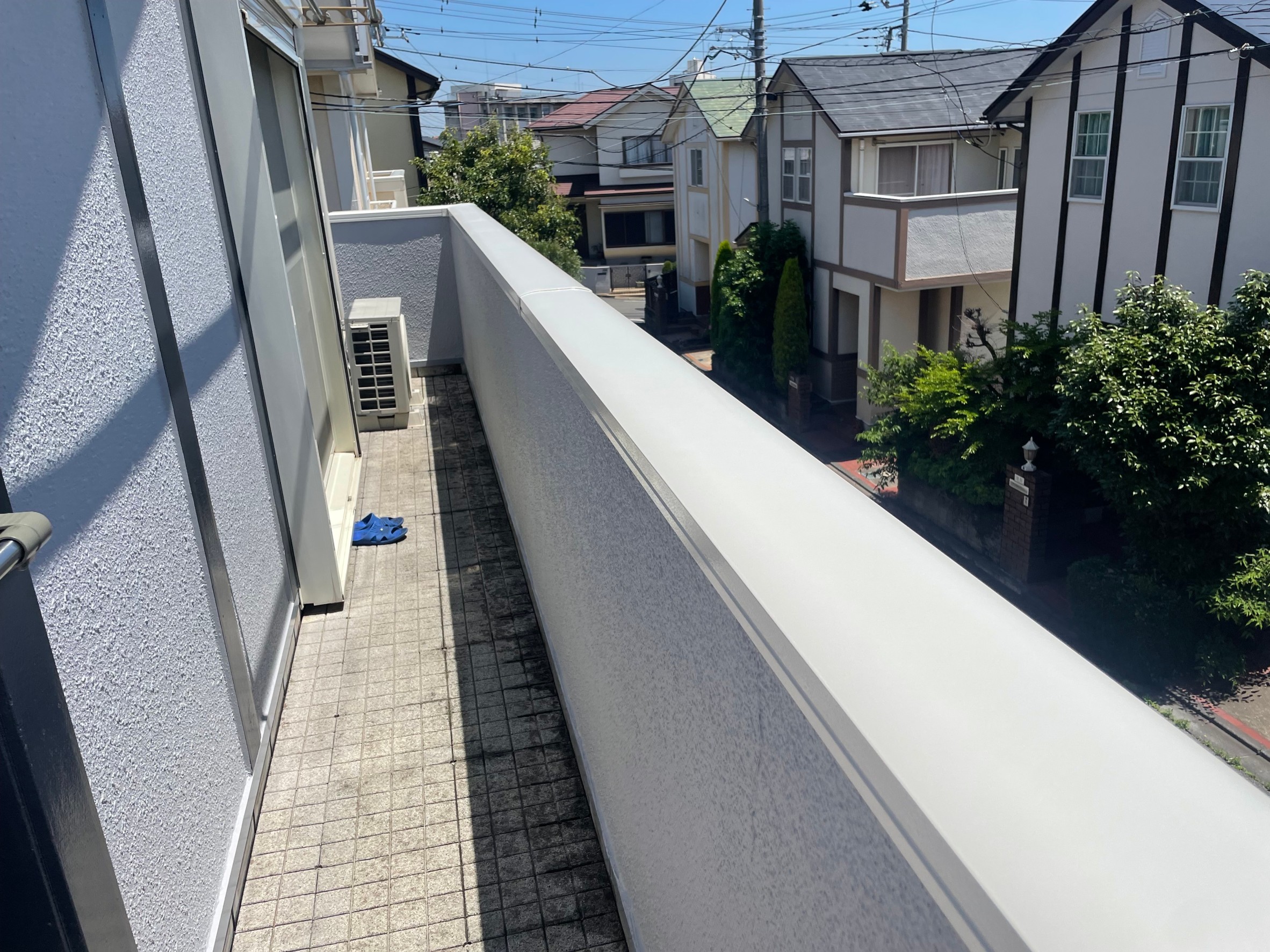 after/バルコニーのアルミ手すりの傷が目立つため塗装<br />
